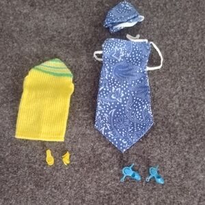 Blue Paisley Tie and Yellow Beanie Set